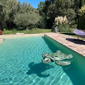 maisonnette-avec-piscine-et-terrasse.fr-provencehotel.com/